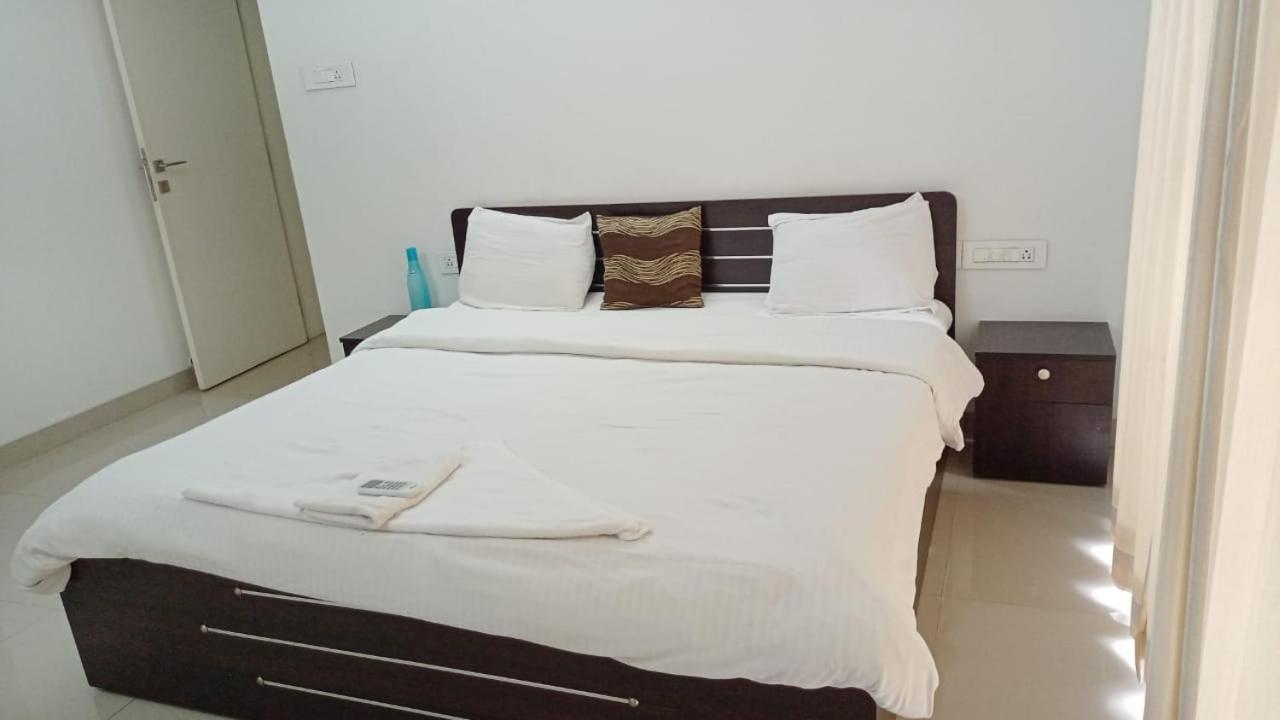 Apartment Elegant Premium Service Apartment In Kalyani Nagar, Pune